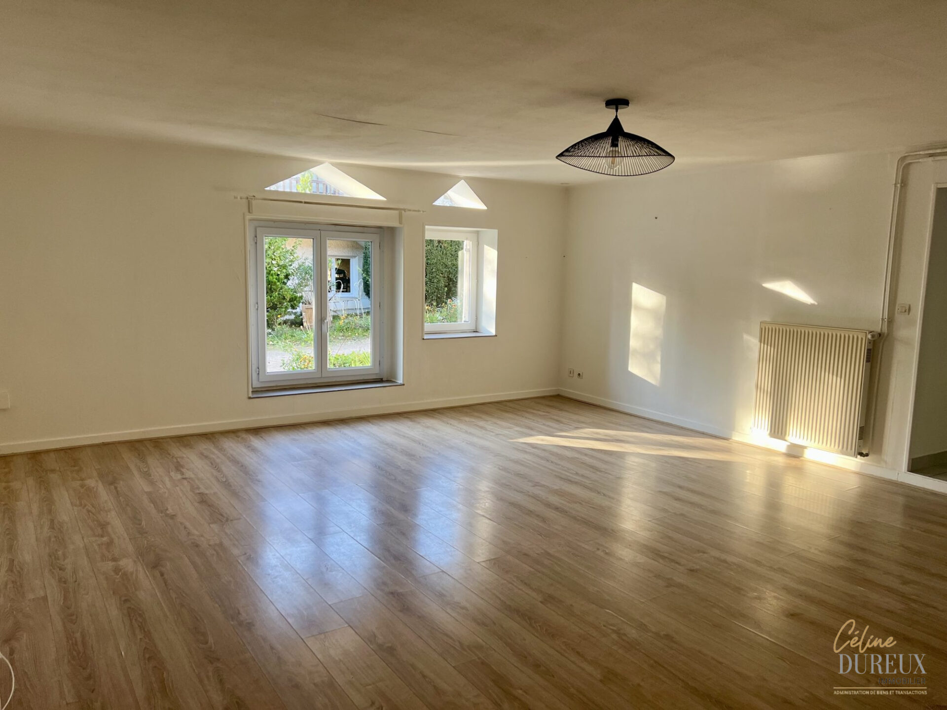 Maison à louer Ozan